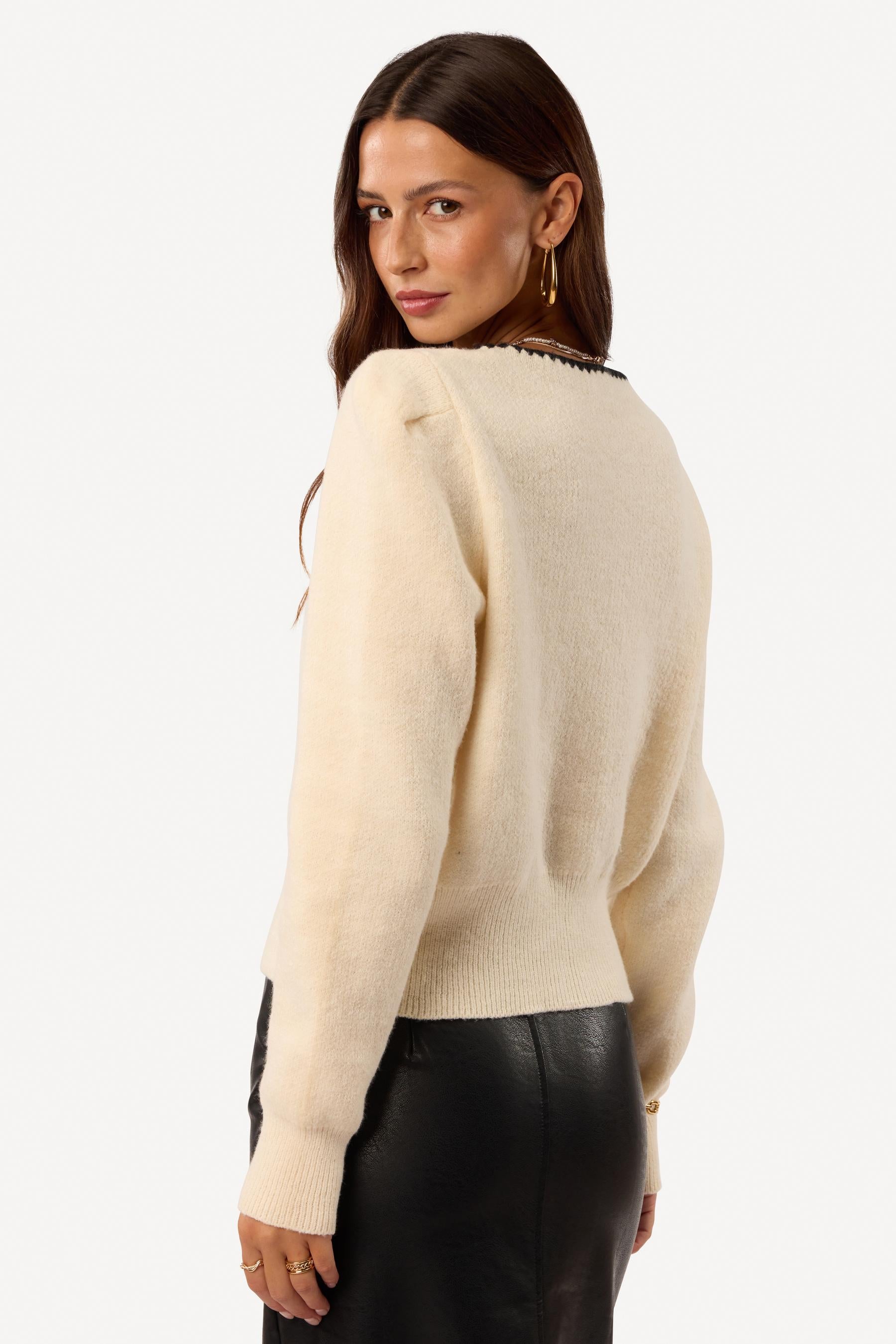 Cardigan brodé Beige - Axara Paris