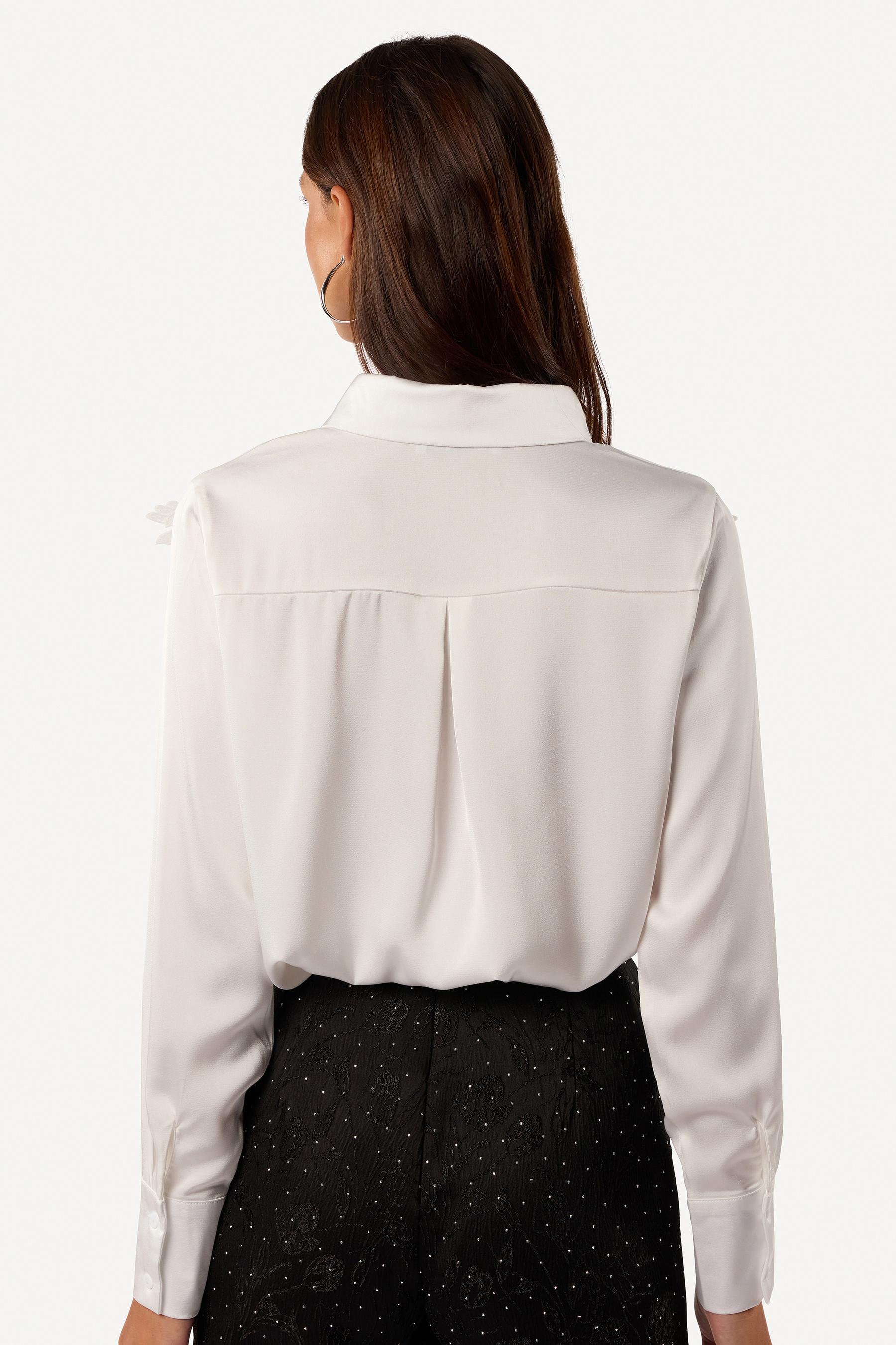 Plain embroidered shirt